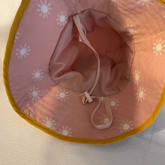 Bucket Hat for Dogs - Picture 2 of 3